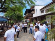 Embasa realiza atendimento à comunidade e atividades educativas até sábado (1º) em Praia do Forte