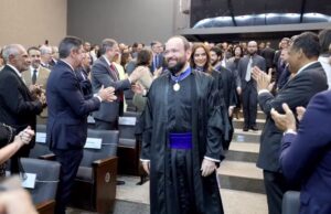 Novo presidente do TRE-BA toma possa e promete combater fake news e mau uso de IA nas eleições 2026